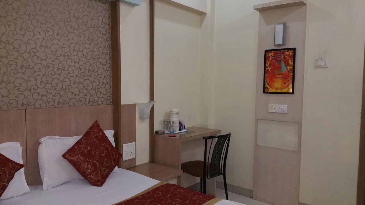 Hotel Panchratna Panvel Exterior foto