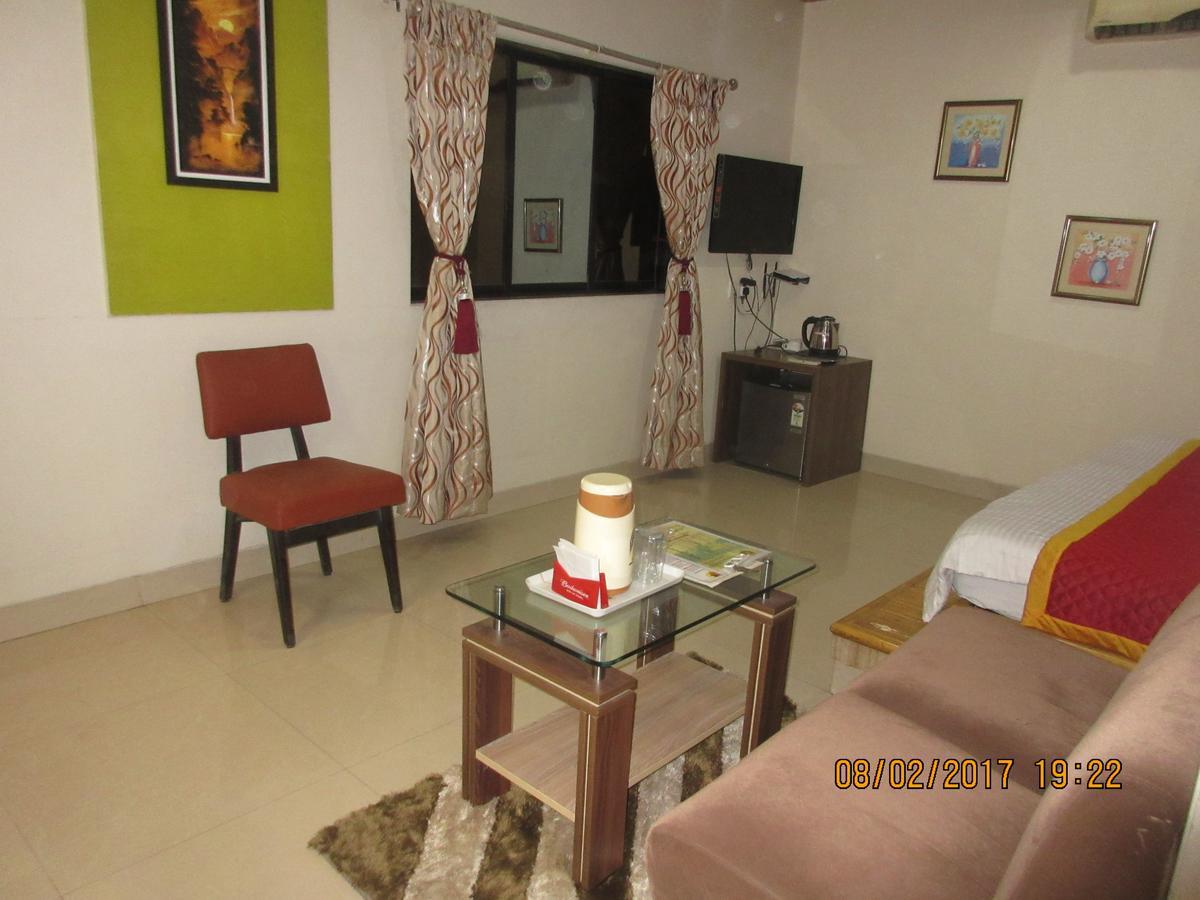 Hotel Panchratna Panvel Exterior foto