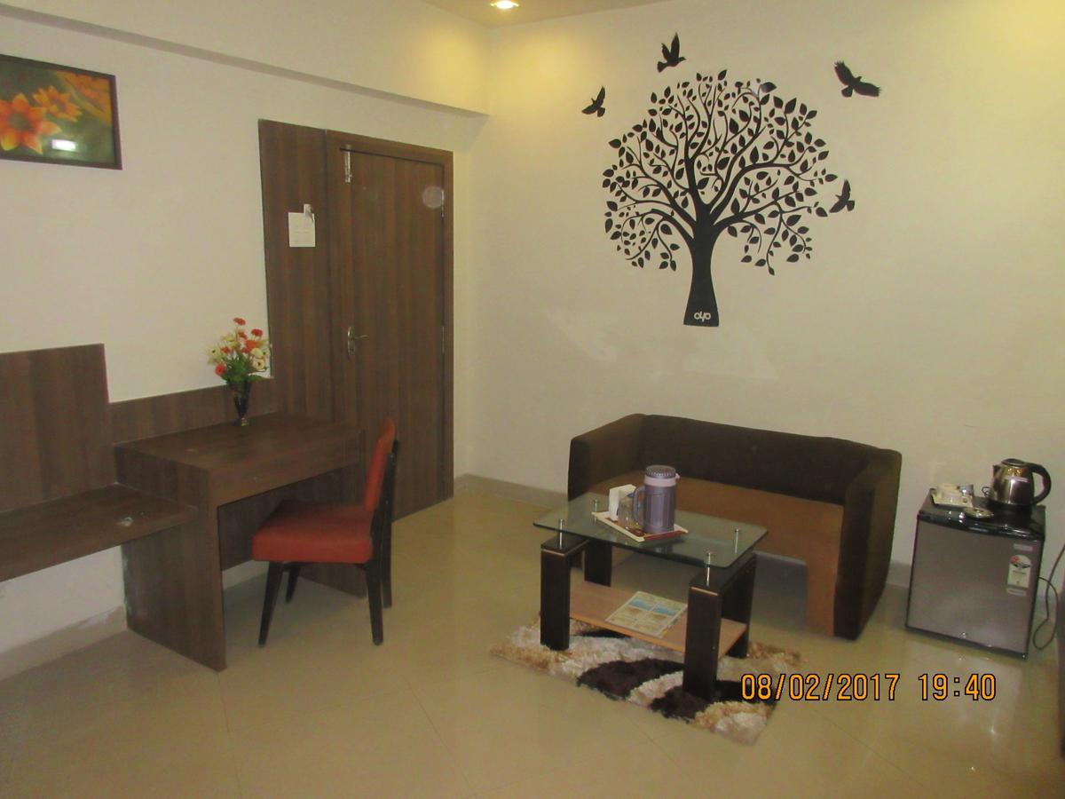 Hotel Panchratna Panvel Exterior foto